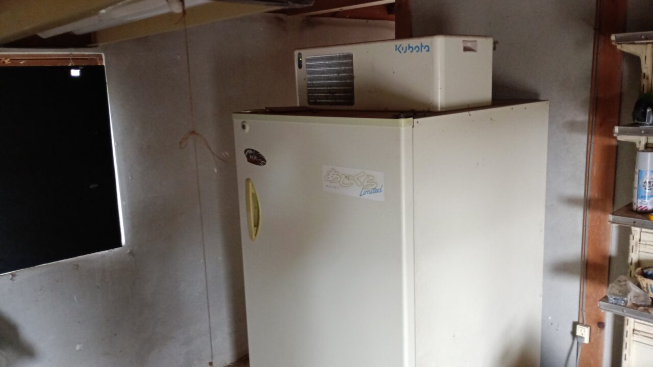 クボタ製の保冷庫