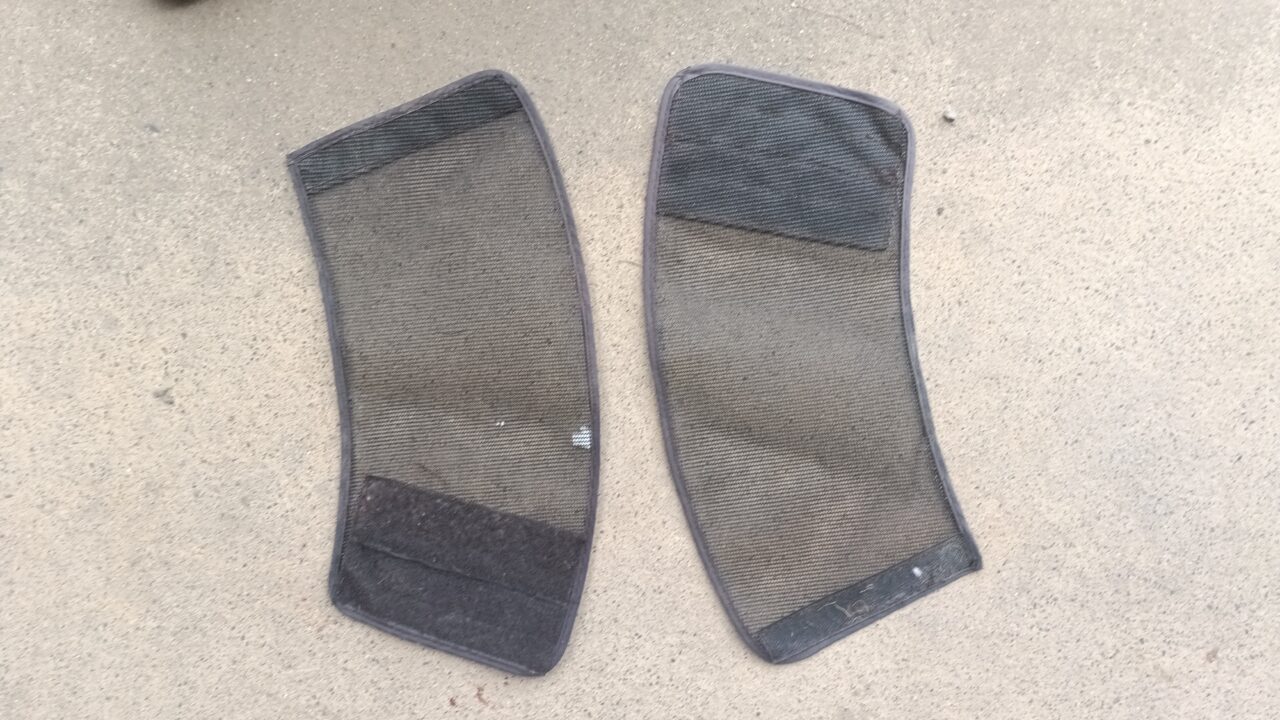 マジックテープ式のメッシュ脚絆を広げたところ