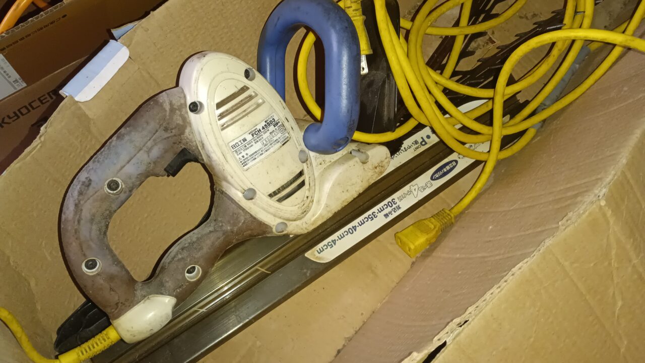 先代が使ってた剪定トリマー