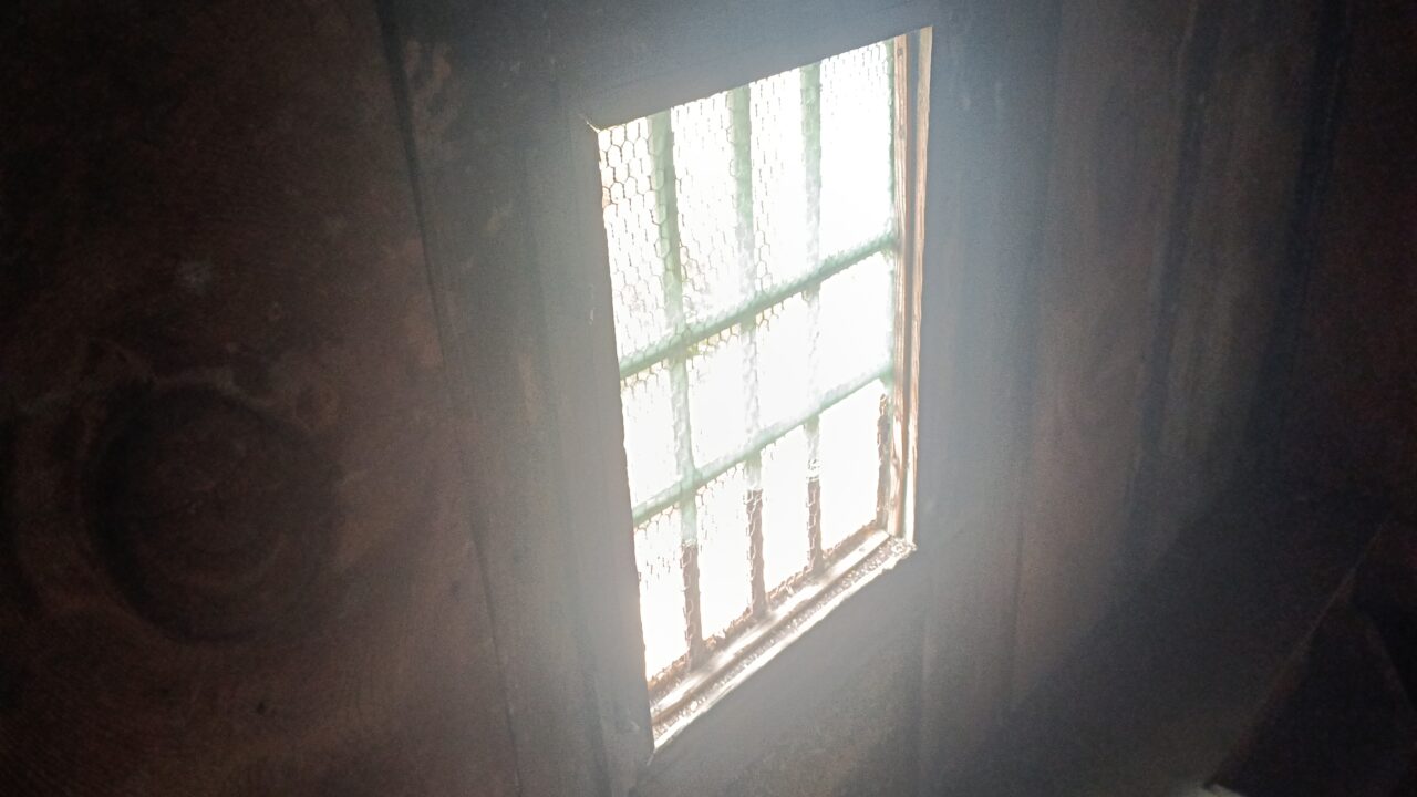 2階のたった1つの窓