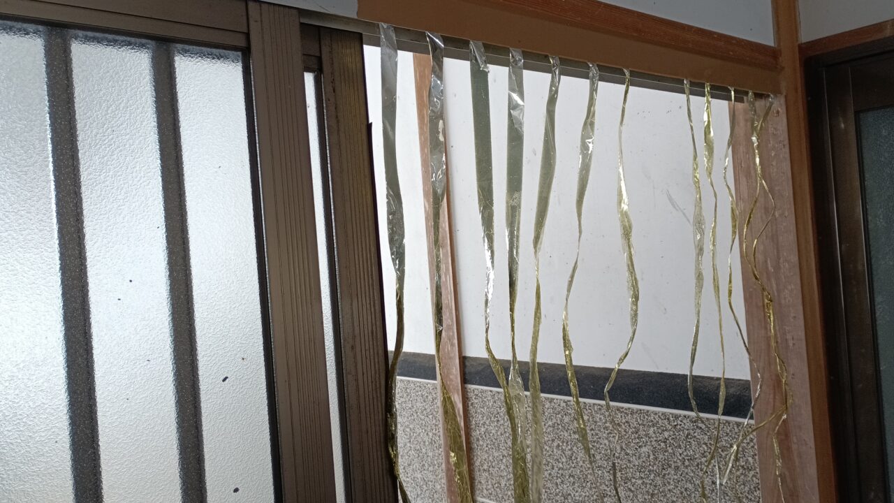 防鳥テープで作ったすだれ
