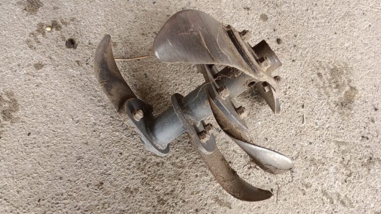 正逆転爪が付いた爪軸