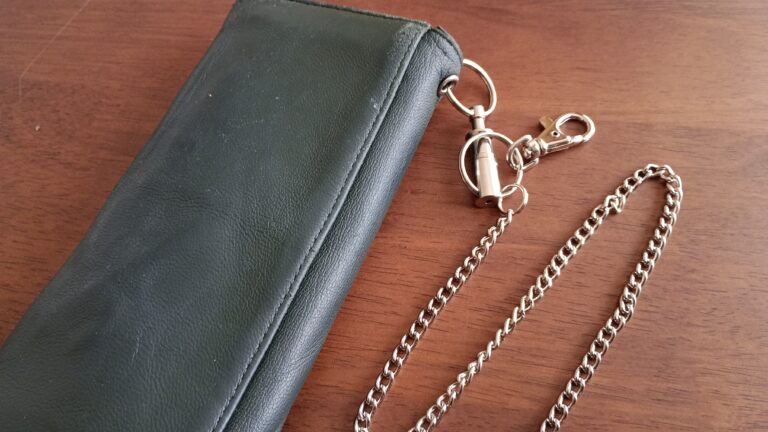 財布に取付けたコンビネーションチェーン