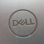 ノートパソコンのロゴのアップ画像