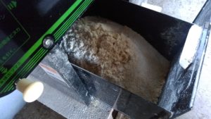 糠箱に貯まった糠