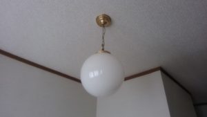 洋風タイプの丸いペンダントライト