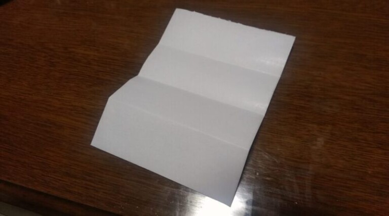 4つ折りにしたあと広げたところ